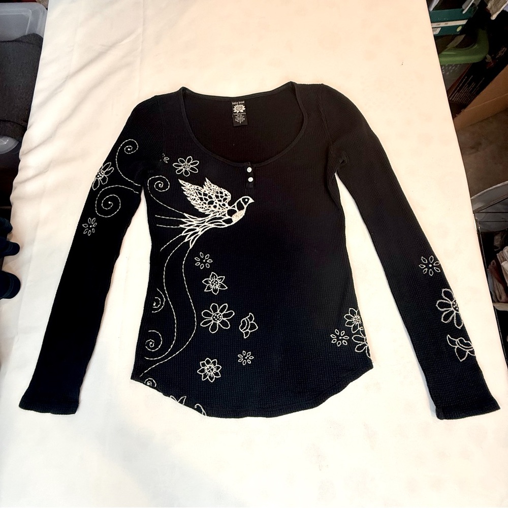 Lucky Brand Black Top with Cream Bird Design - Picture 13 of 16